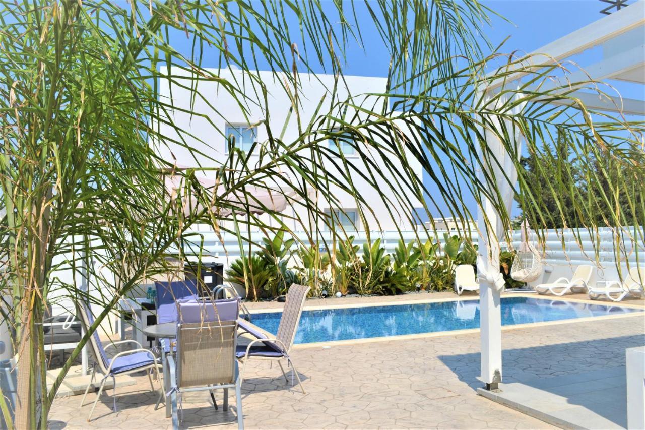 Villa Kolibri- Mythical Sands Paralimni Bagian luar foto