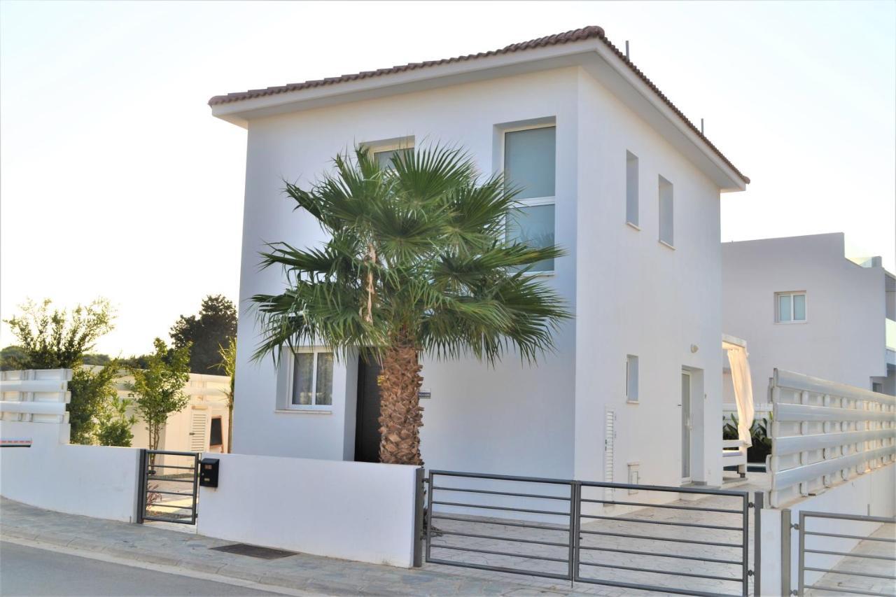 Villa Kolibri- Mythical Sands Paralimni Bagian luar foto