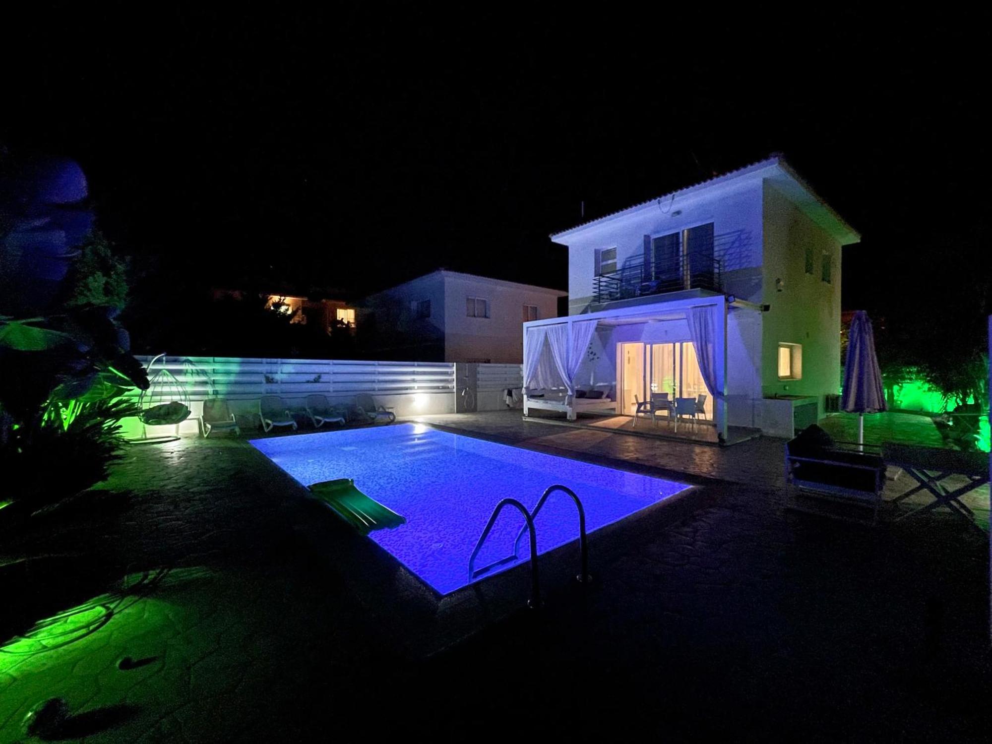 Villa Kolibri- Mythical Sands Paralimni Bagian luar foto